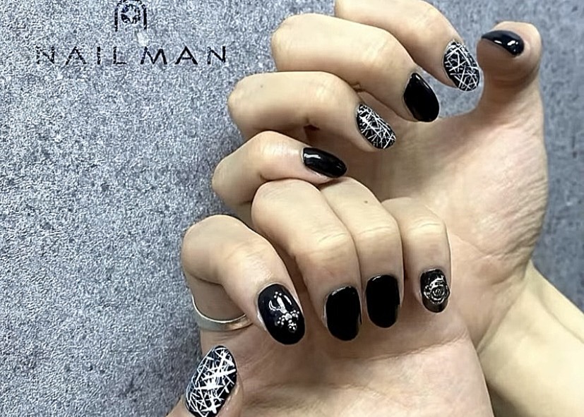 当サロンの黒ネイルメニュー