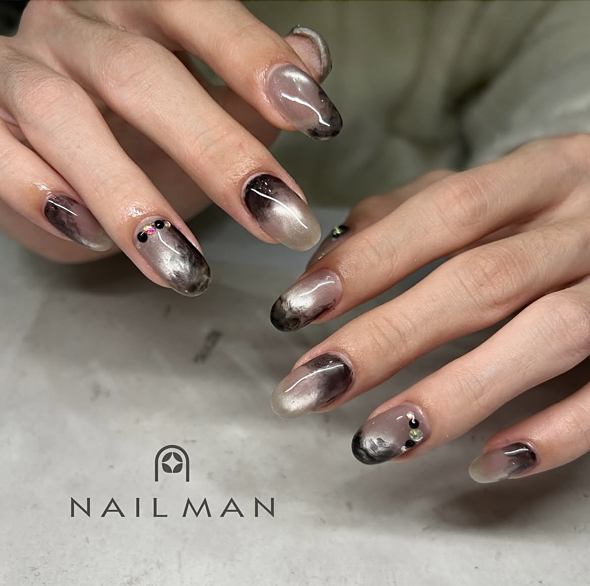 男性の爪もおしゃれに グラデーションデザインで魅せる新たな自分｜Nail Man 新宿店 ～メンズネイル専門店～